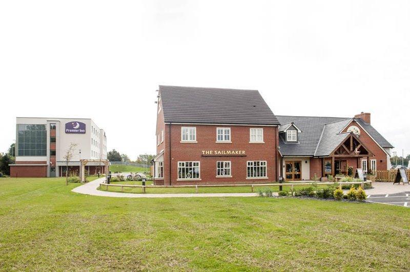 Premier Inn Gosport Exterior foto